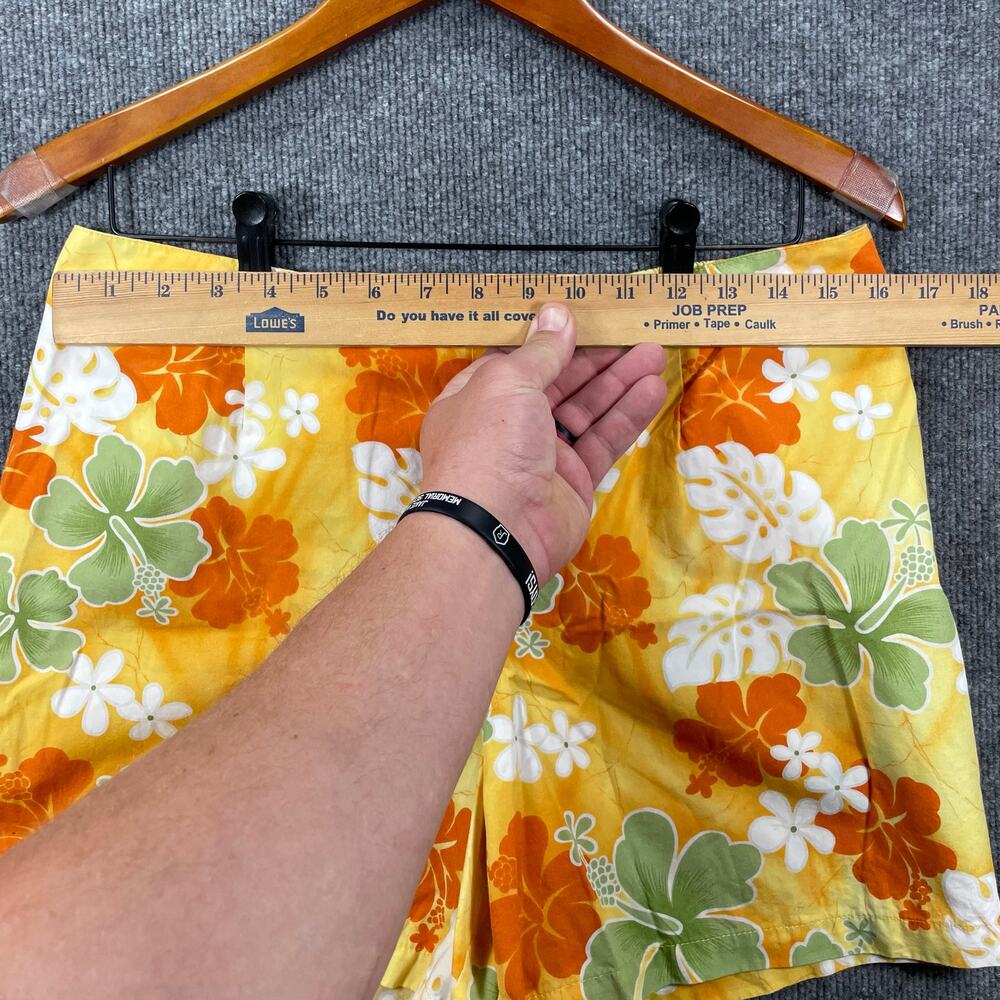 Hilo Hattie Shirt & shorts - Picture 8 of 10